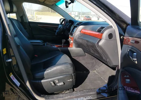 2010 Lexus Ls 460 z USA, uszkodzony, nr VIN JTHCL5EF5A5006006